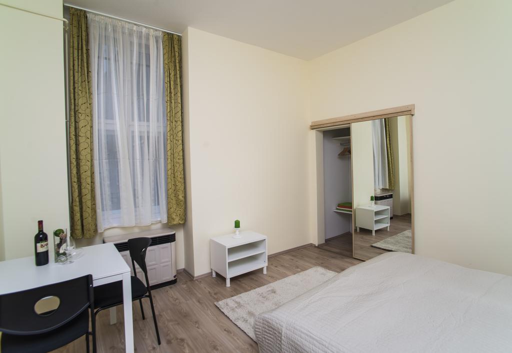 Rumbach Holiday Budapest Rum bild